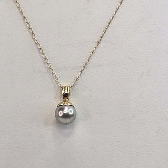 Jewelry - 14k Chain And Light Gray Pearl Pendant Necklace